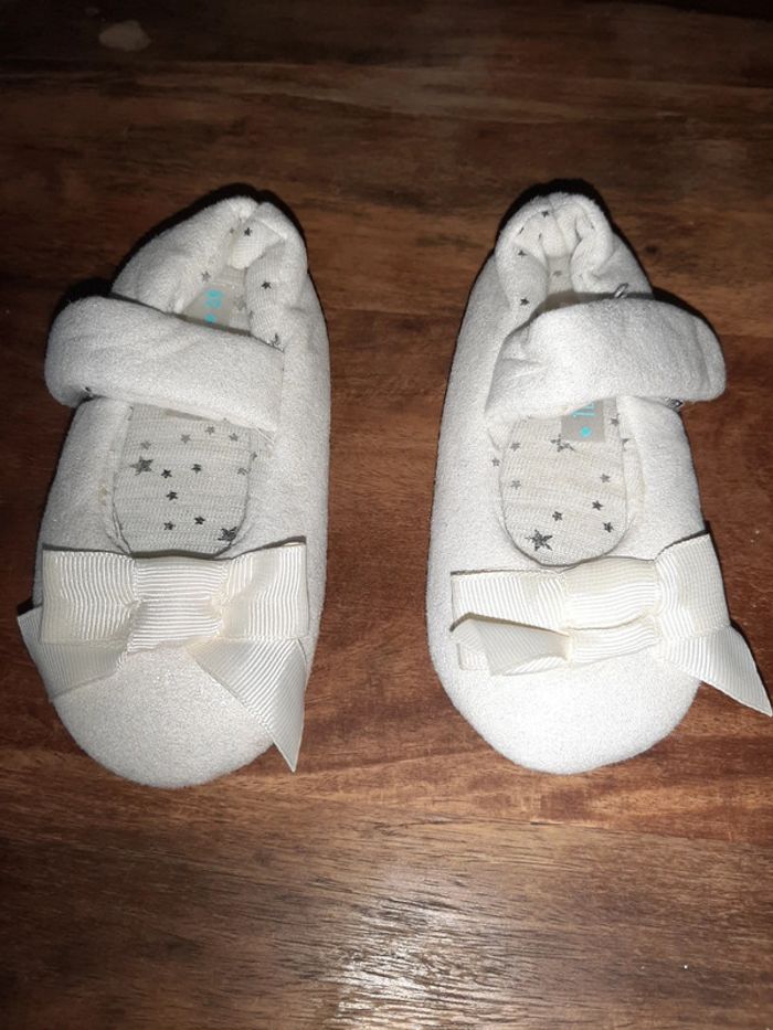 Chaussons fille taille 19
