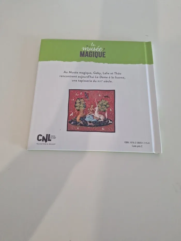 Livre la dame à la licorne - photo numéro 2
