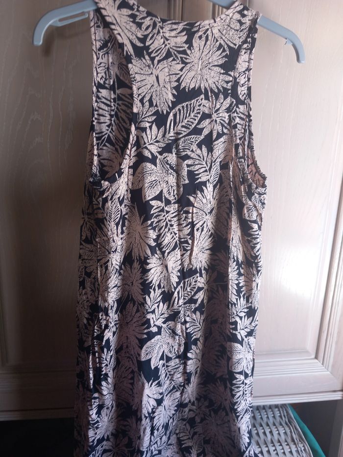 Robe courte avec motifs feuilles - photo numéro 6