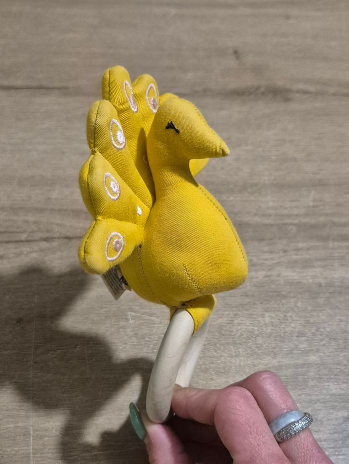 Hochet paon bois et tissus - photo numéro 3