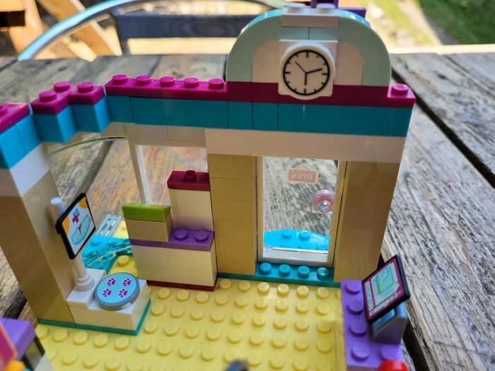 Lego friends 41085 et 41089, La clinique vétérinaire et le petit poulain, complet avec notice - photo numéro 14