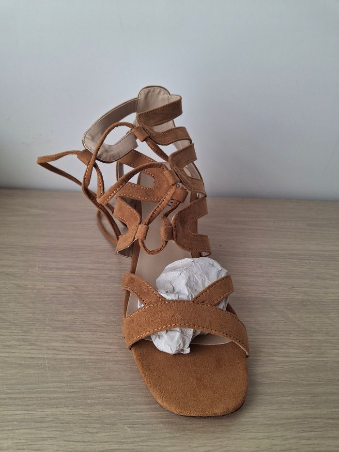 Talons ouverts 38 - photo numéro 7