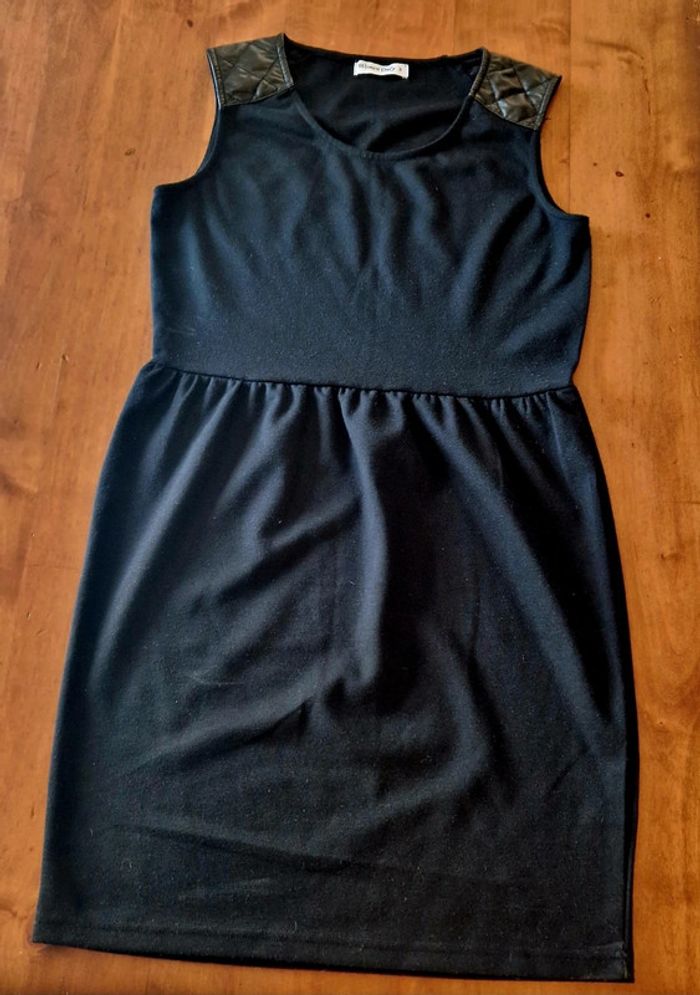 Petite robe noire sans manche - photo numéro 2