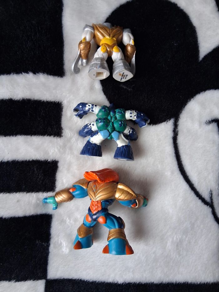 3 Figurines Gormiti - photo numéro 2