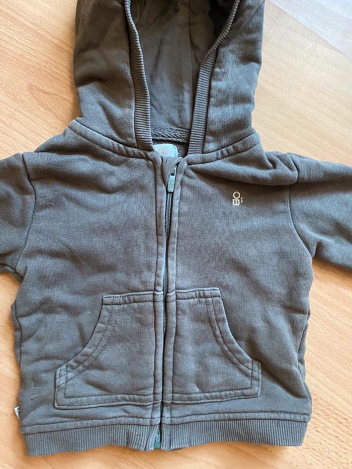 Beau gilet à capuche marron Obaïbi T. 6 mois/67 cm garçon TBE - photo numéro 4