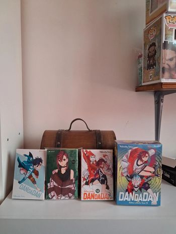 Manga Dandadan lot collector 6, 10 jaquette métallisé, 12 coffret collector + 15