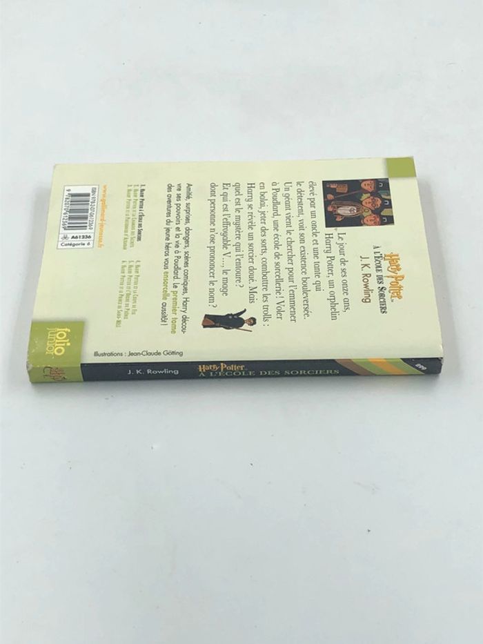 Livre Harry Potter à l’école des sorciers J.K Rowling très bon état - photo numéro 3