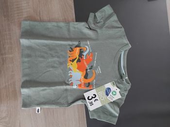 Lot Tee shirt neuf 12 mois