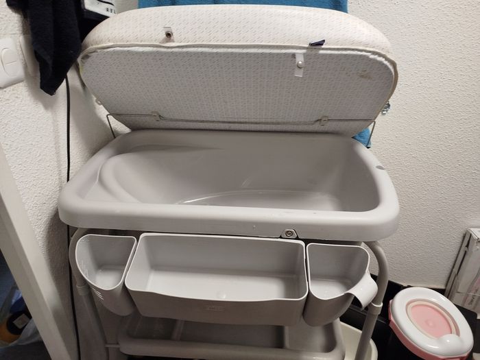Baignoire ergonomique pour bébé avec support table a langer