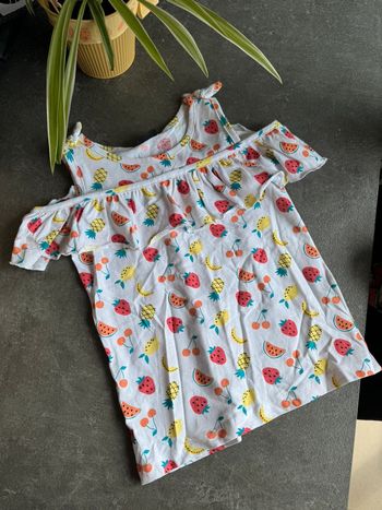 Haut motif fruits épaules dénudées