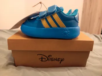 Basket bebe adidas Disney Aladin taille 22 neuve