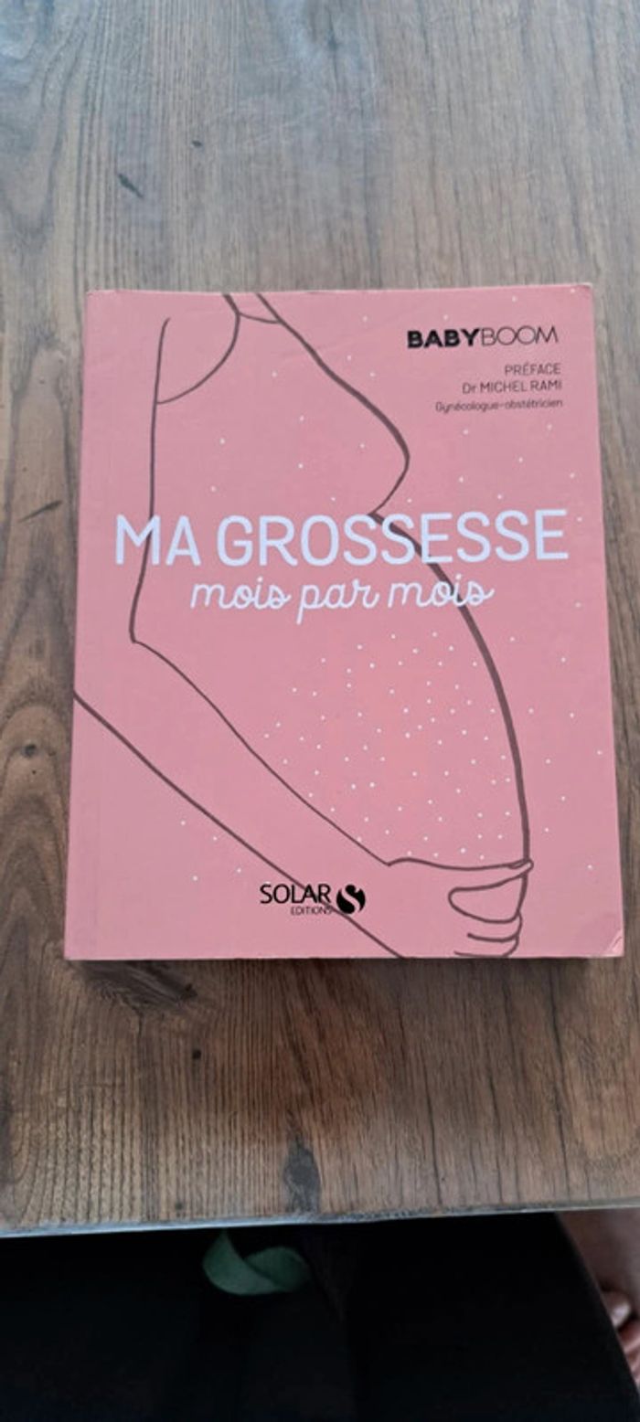 Livre ma grossesse mois par mois