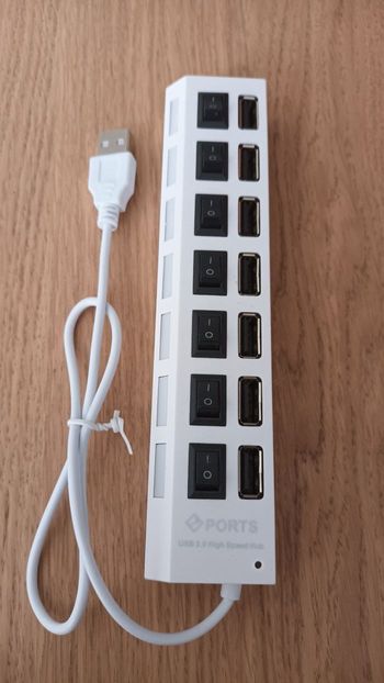Hub blanc 7 ports usb NEUF 