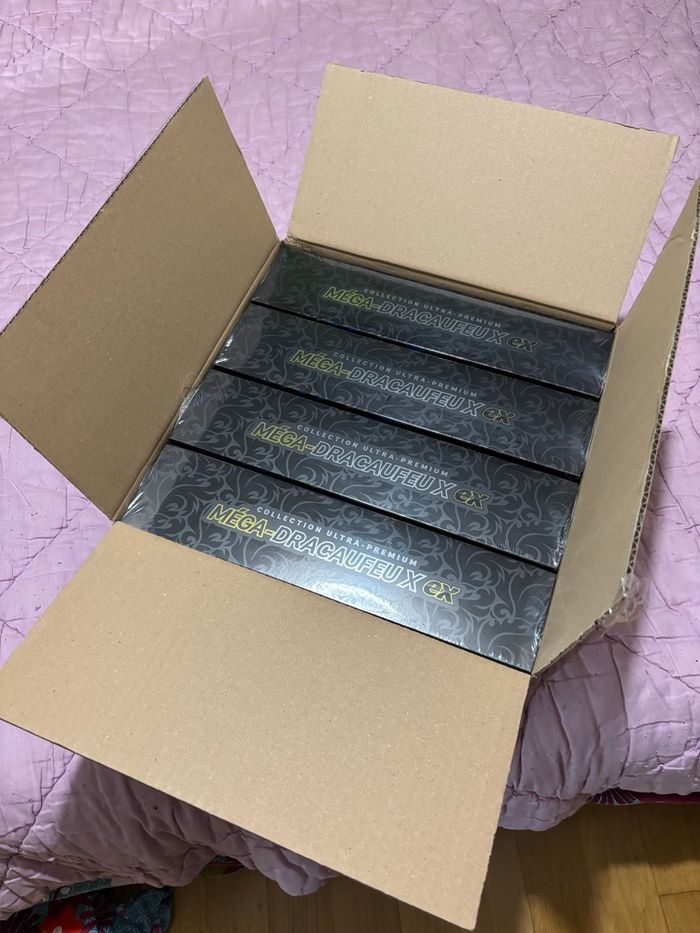 Case Pokémon ME02 scellé