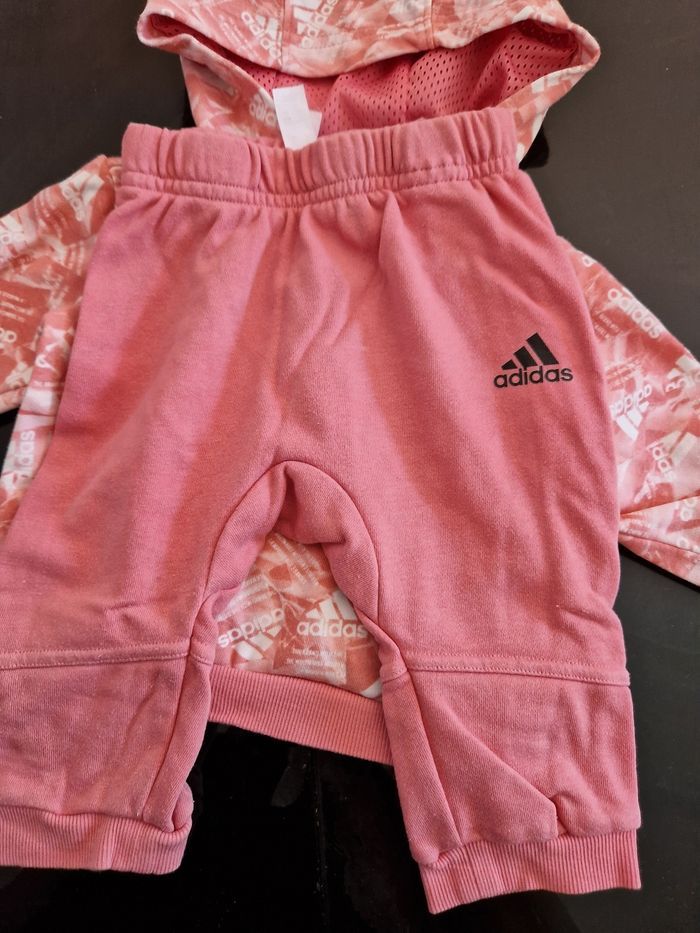 Survêtement Adidas 3-6 mois - photo numéro 2