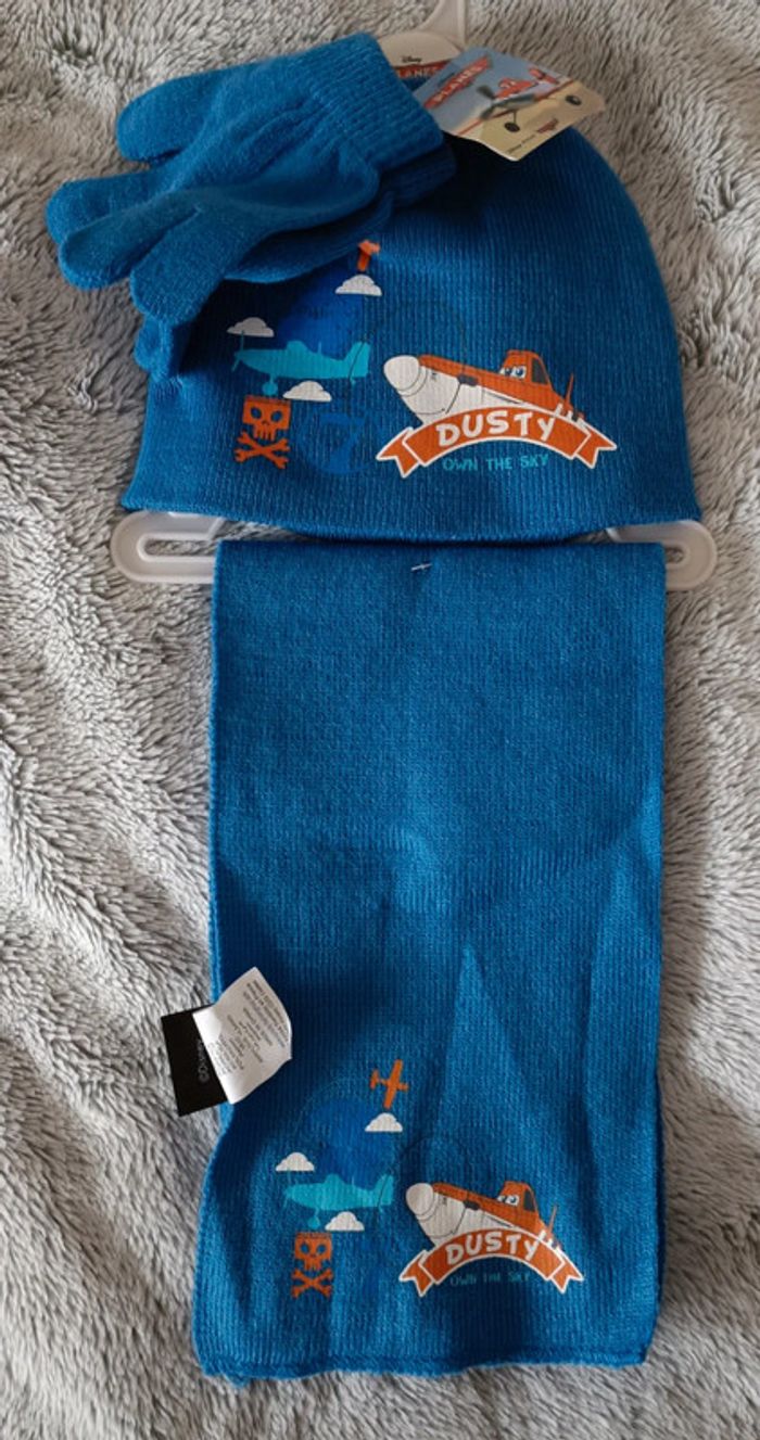 Ensemble bonnet écharpe et gant