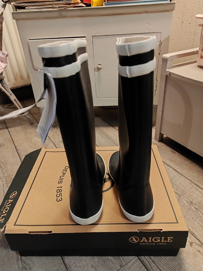 Bottes de pluie AIGLE taille 35 modèle goéland marine et blanc - photo numéro 6