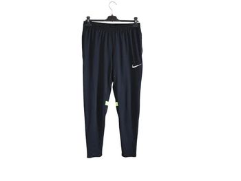 C60 jogging noir Nike M
