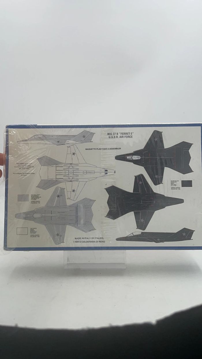 Maquette Mig 37B « Ferret E » 1:72 N•162 Italeri neuf - photo numéro 2