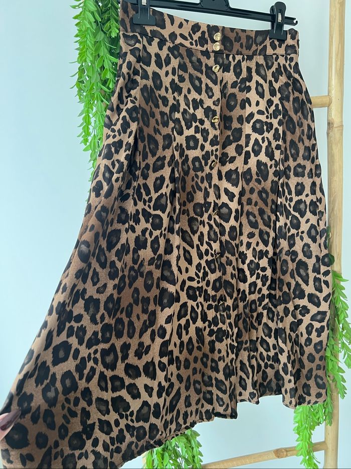 Jupe satin léopard Zara - photo numéro 4
