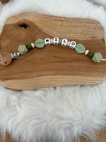 Attache-tétine personnalisé en silicone