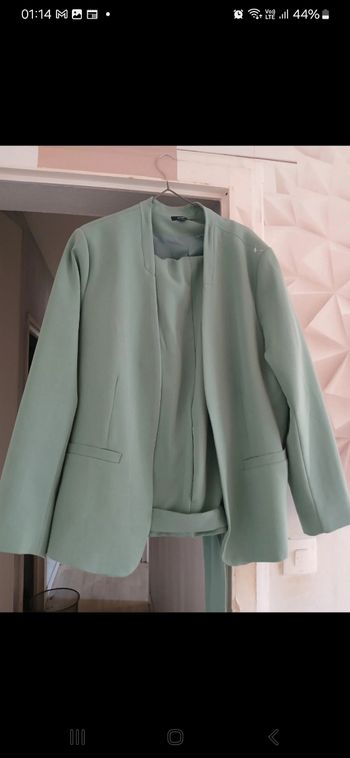 TAILLEUR  Taille  52 neuf 