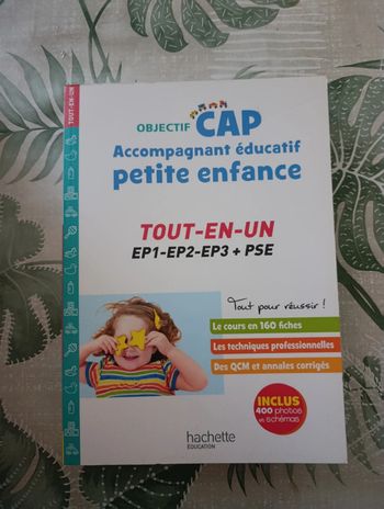 Cap petite enfance livre tout en un