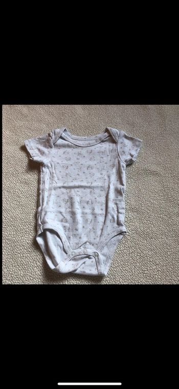 Bodie taille 3mois garçon en très bonne état ! Ni tache ni troue !