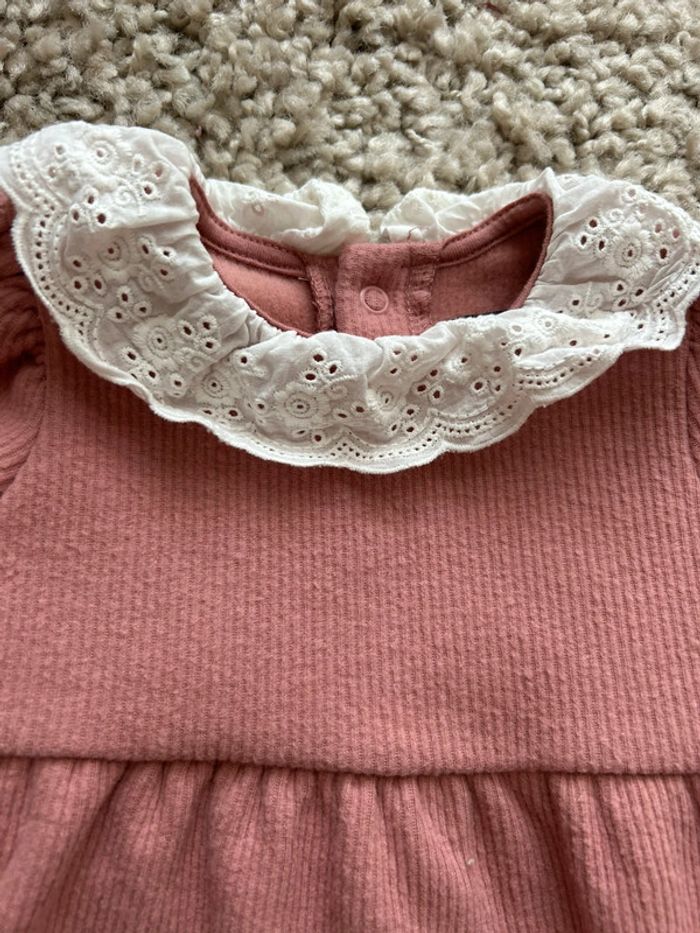 Robe 3 mois avec col Claudine neuve - photo numéro 3