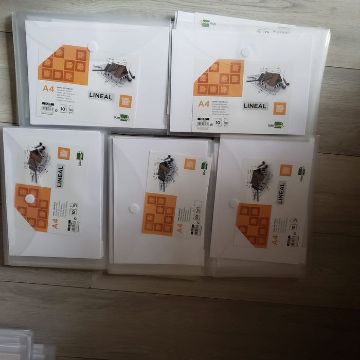 Pochettes de 10 feuilles de papier dessin A4  150gr/m2