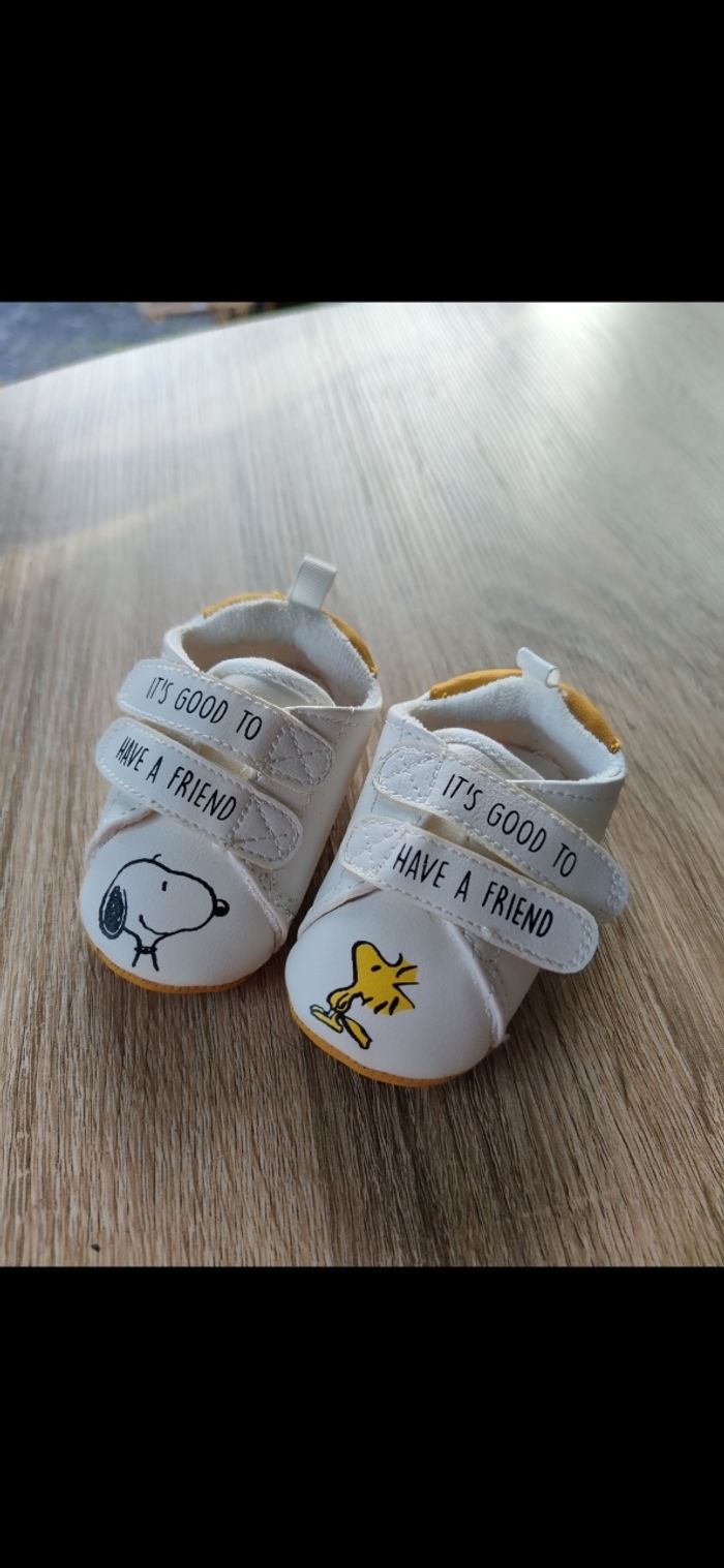 Petite baskets Snoopy bébé - photo numéro 1
