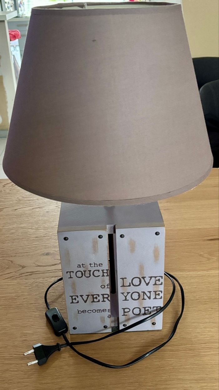 Jolie Lampe sur Pied en Bois avec un abat-jour couleur taupe - photo numéro 8