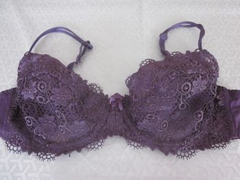 soutien gorge (v)