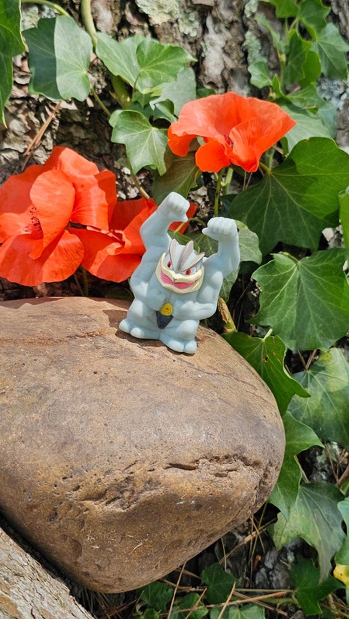 Super figurine Pokemon Nintendo finger puppet mackogneur