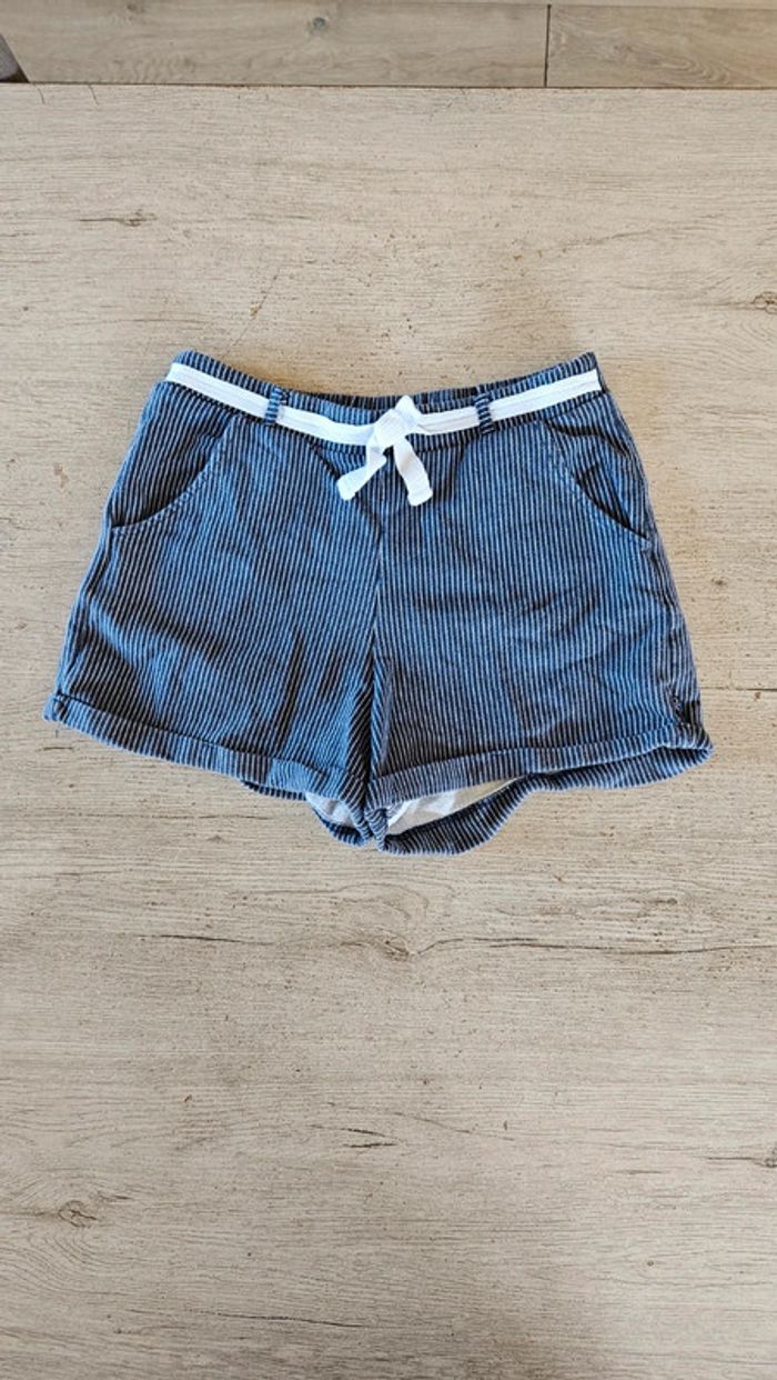 Short classique bleu foncé ligné blanc, élastique, Okaïdi, 14 ans, nickel - photo numéro 2