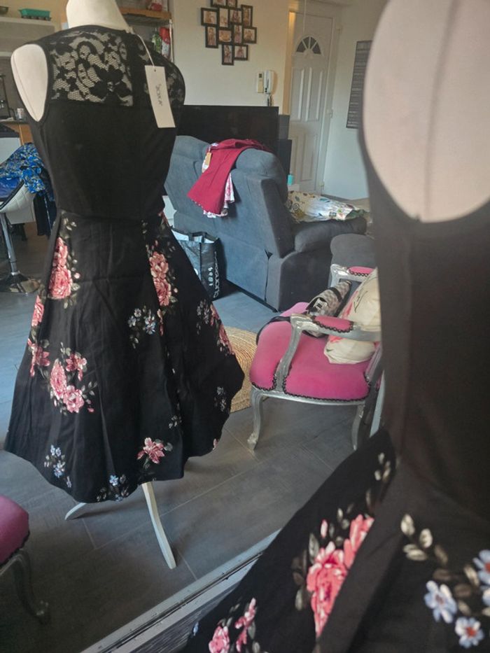 Robe pin-up rockhabily rétro vintage a fleur taille S - photo numéro 2