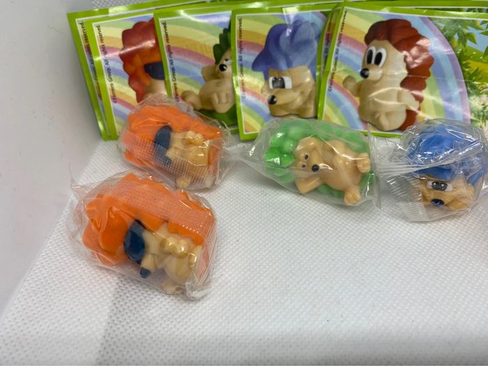 Lot de 6 figurines hérisson kinder surprise et leurs papiers - photo numéro 2