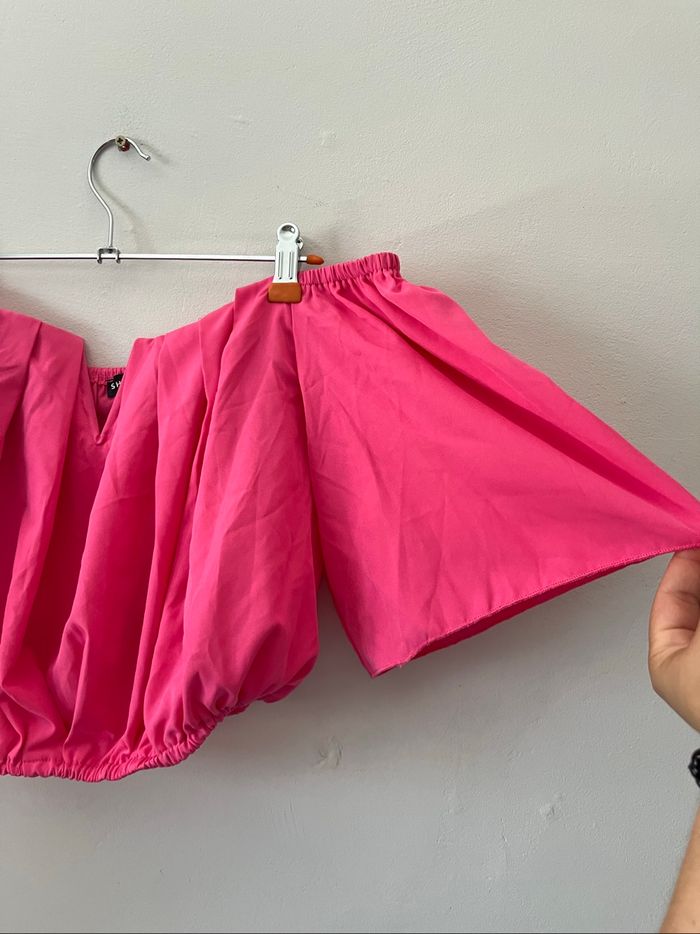 Blouse courte d’été épaules dénudées col V rose - photo numéro 4