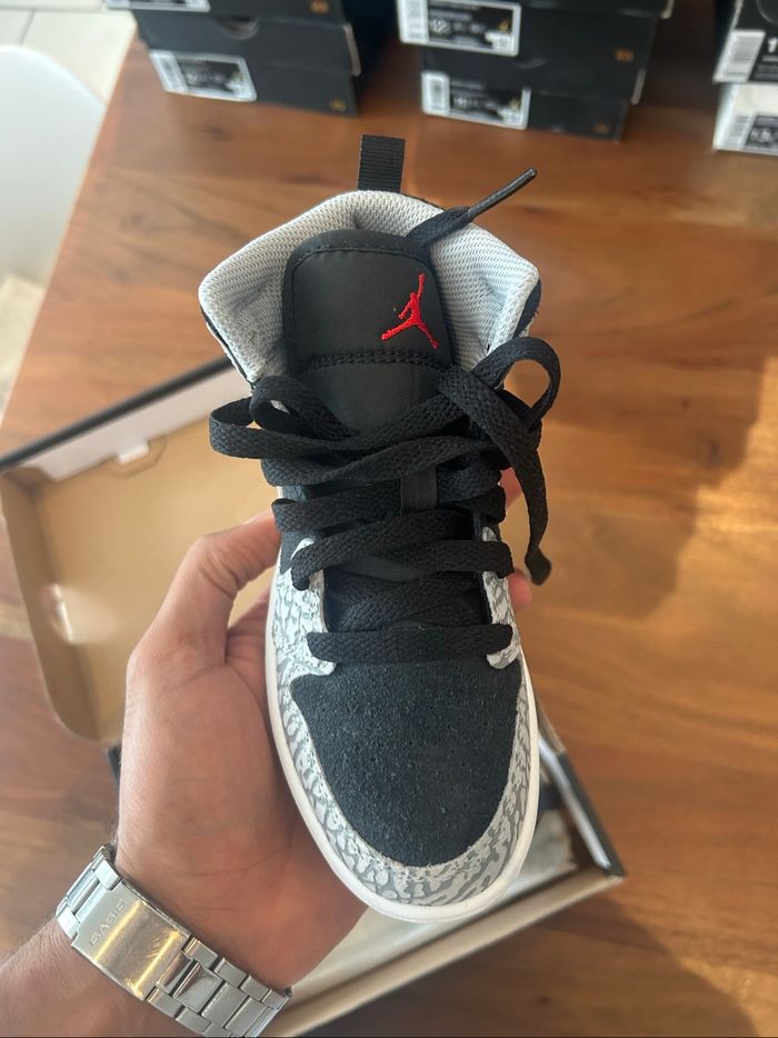 Jordan 1 taille 30 - photo numéro 2