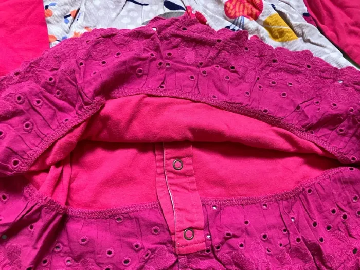 Tres jolie robe automne/hiver violet/fushia en velours  24 mois Catimini - photo numéro 6