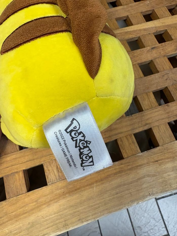 Peluche pokemon pikachu - photo numéro 6