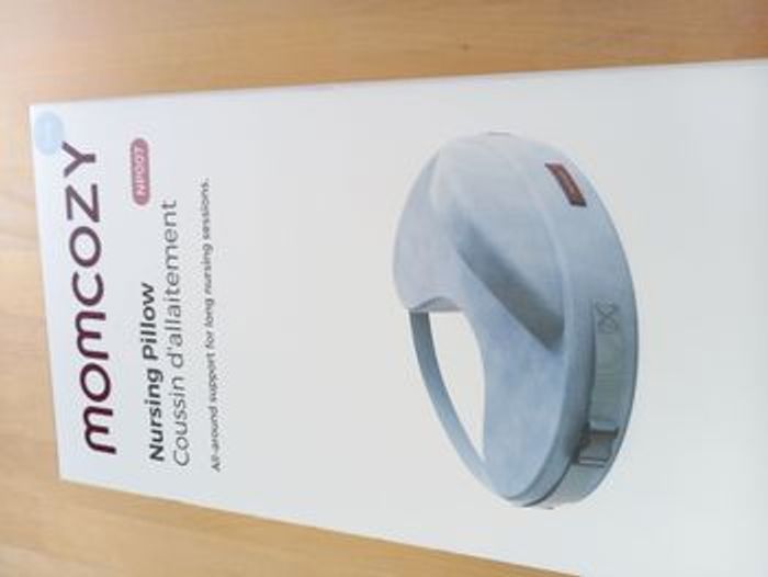 🍼 Coussin d'allaitement Momcozy - photo numéro 2