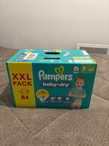 84 couches Pampers XXL baby dry taille 7