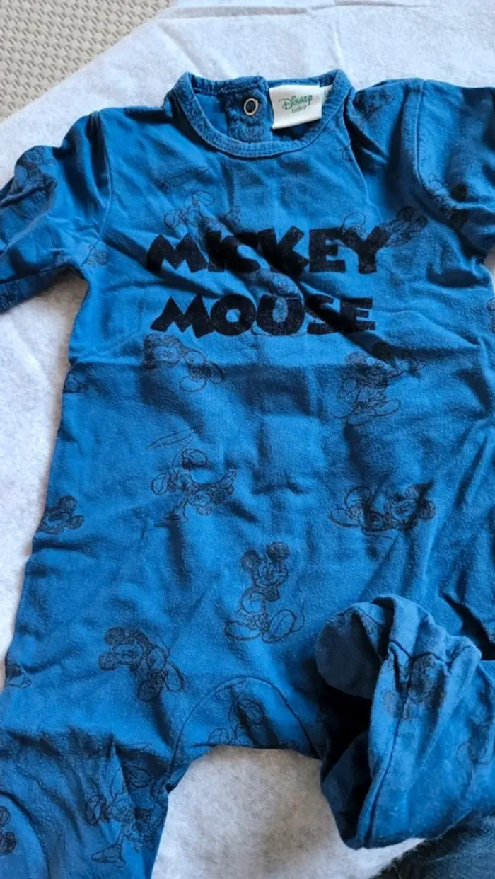 Pyjama 1piece Mickey taille 6m - photo numéro 2