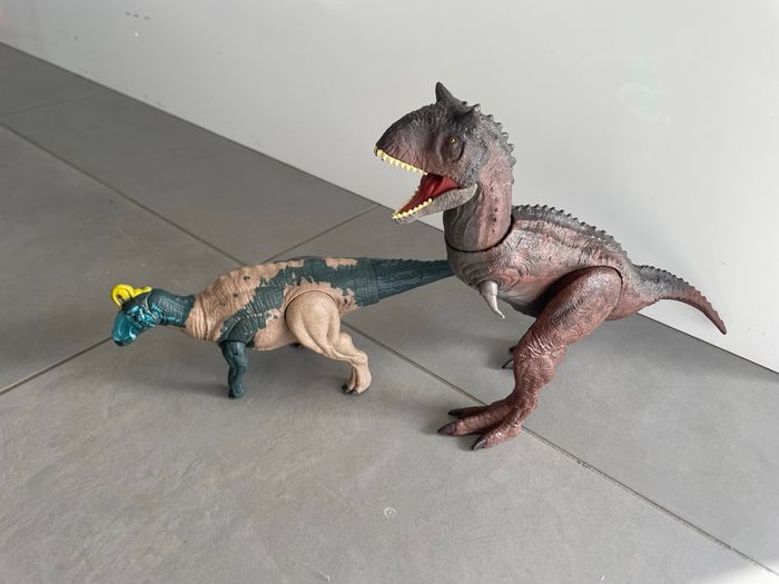 Lot de 2 dinosaures Jurassic World Figurine  Carnotaurus - photo numéro 3