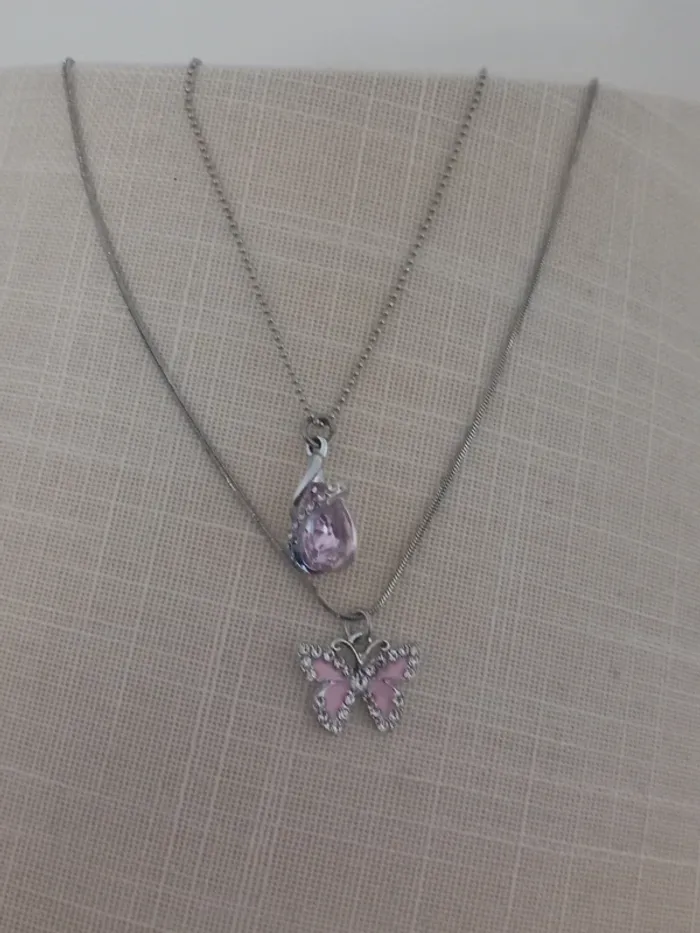 Lot de 2 pendentifs raz du cou avec leur chaîne - photo numéro 3