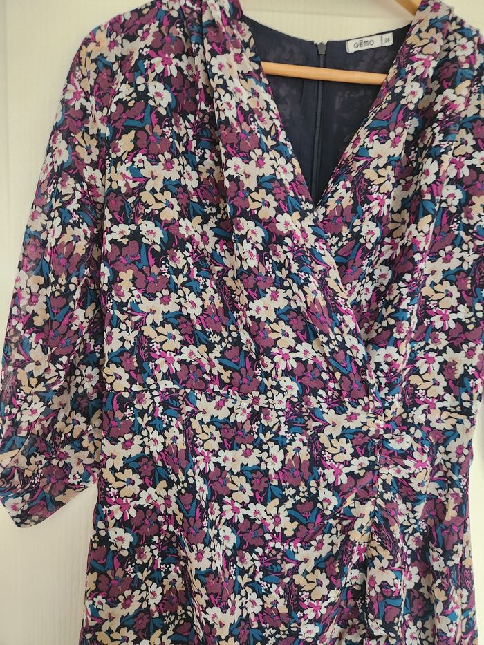 Robe légère fleurie doublée marque GEMO. - photo numéro 3