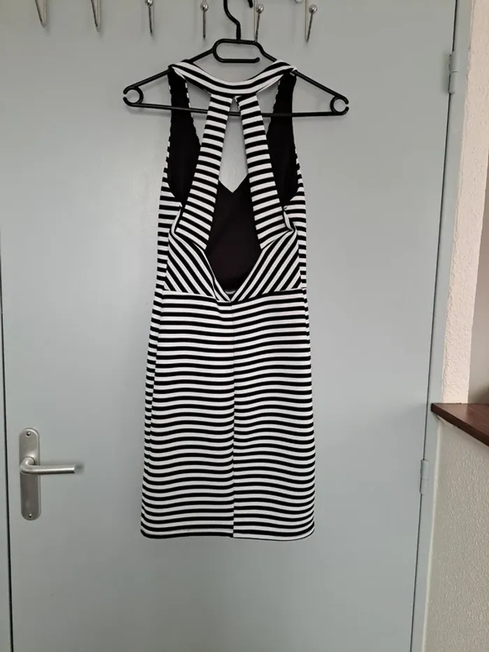 Robe decoltee dos - photo numéro 2
