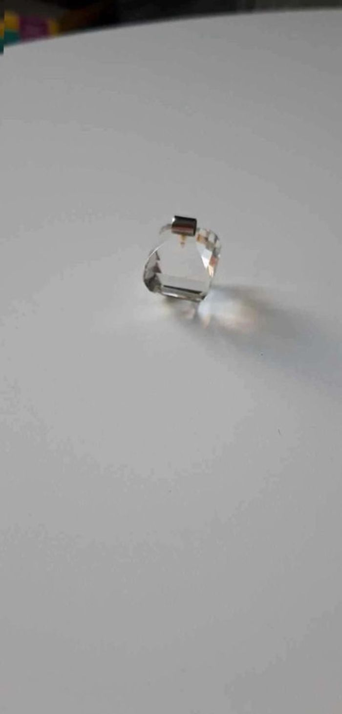 Pendentif transparent en forme de pyramide carré - photo numéro 2
