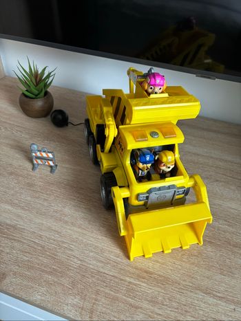 Gros camion Ruben chantier de la patrouille avec Stella et Chase